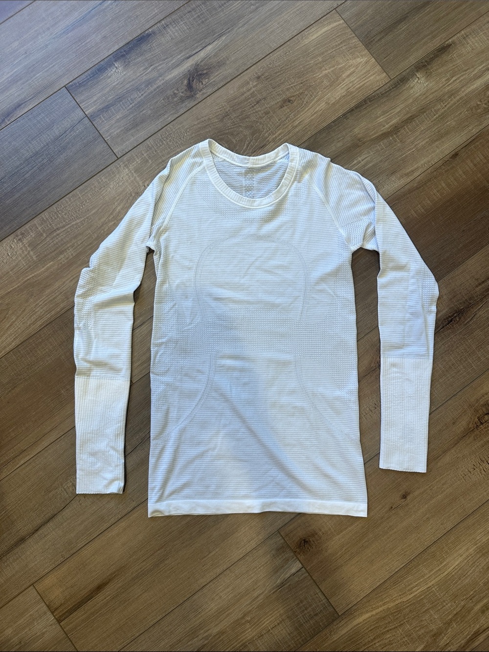 Lululemon size 6 white long sleeve